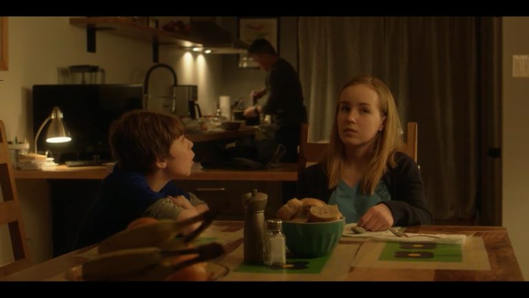 دانلود سریال کبکی کانادایی Jenny - Saison 1 (جنی - گسست 1) برونداد سال 2017 و در گونه درام ، خانوادگی به همراه زیرنویس فرانسوی سریال